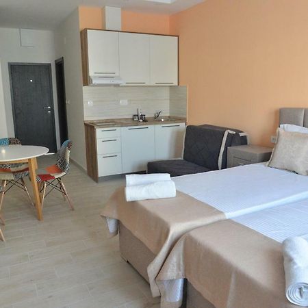 Helada Apartments Teodo Esterno foto