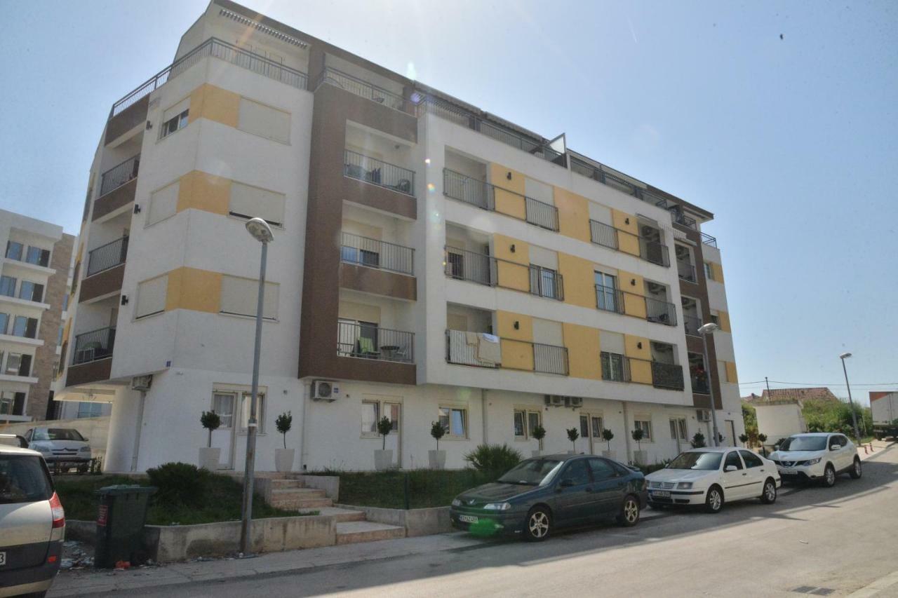 Helada Apartments Teodo Esterno foto