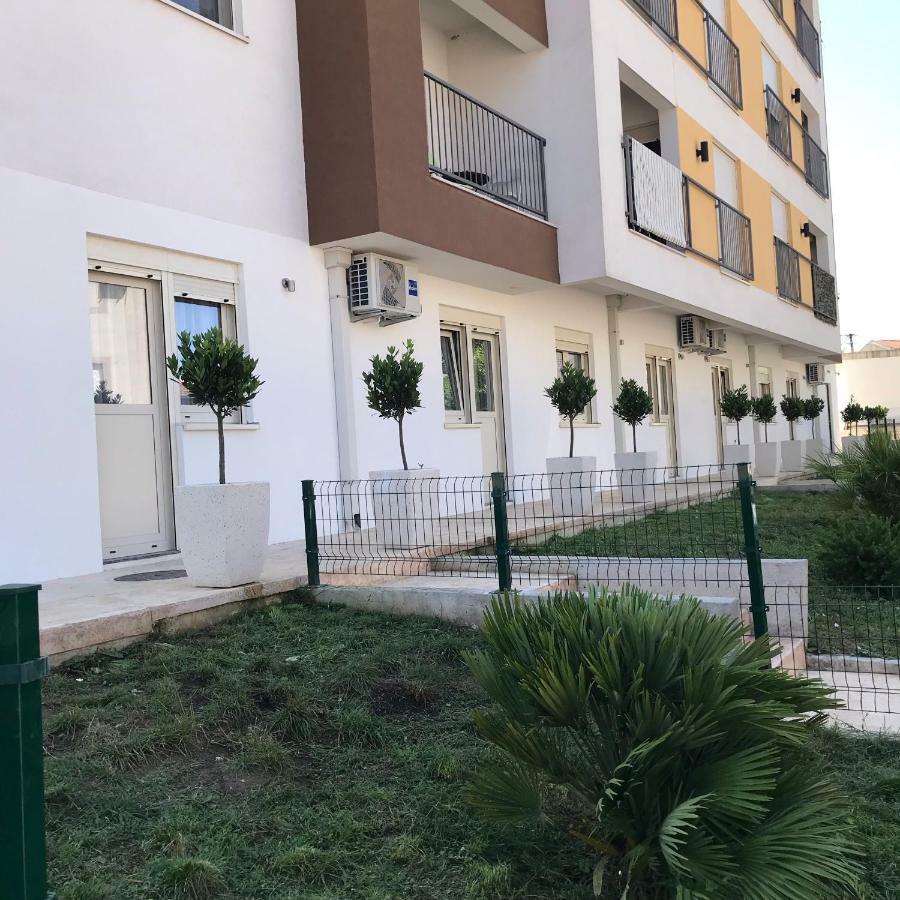 Helada Apartments Teodo Esterno foto