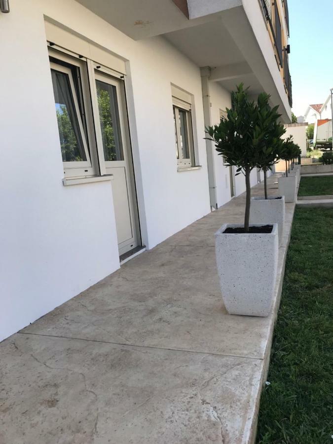 Helada Apartments Teodo Esterno foto